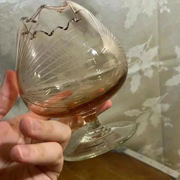 Vintage PINK DEPRESSION GLASS Footed  SNIFTER Centerpiece Bowl Etched Ruffle Rim - Picture 3 of 3